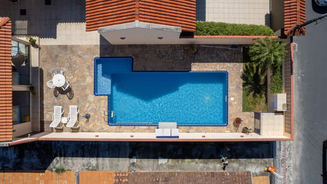 Hermosa y cómoda casa con piscina y 5 habitaciones en la playa de Bombas