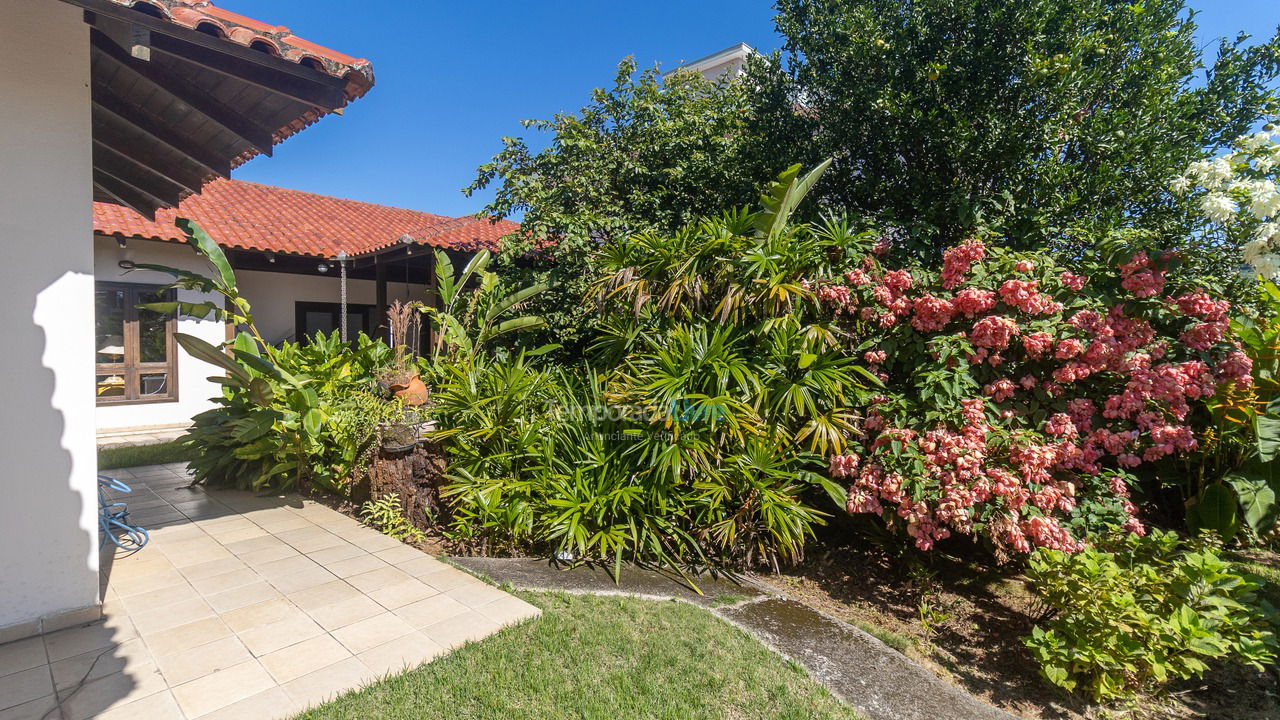 Casa para alquiler de vacaciones em Bombinhas (Praia de Bombas)