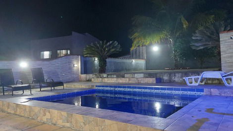 House with pool in Iguaba