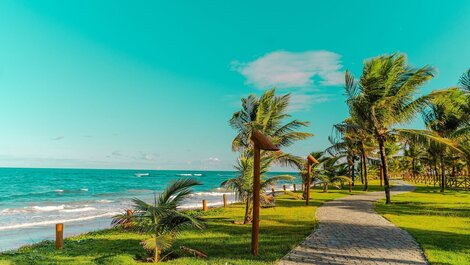 Beachfront Mansion in Guarajuba-BA