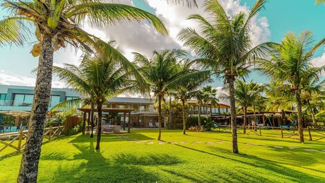 Beachfront Mansion in Guarajuba-BA