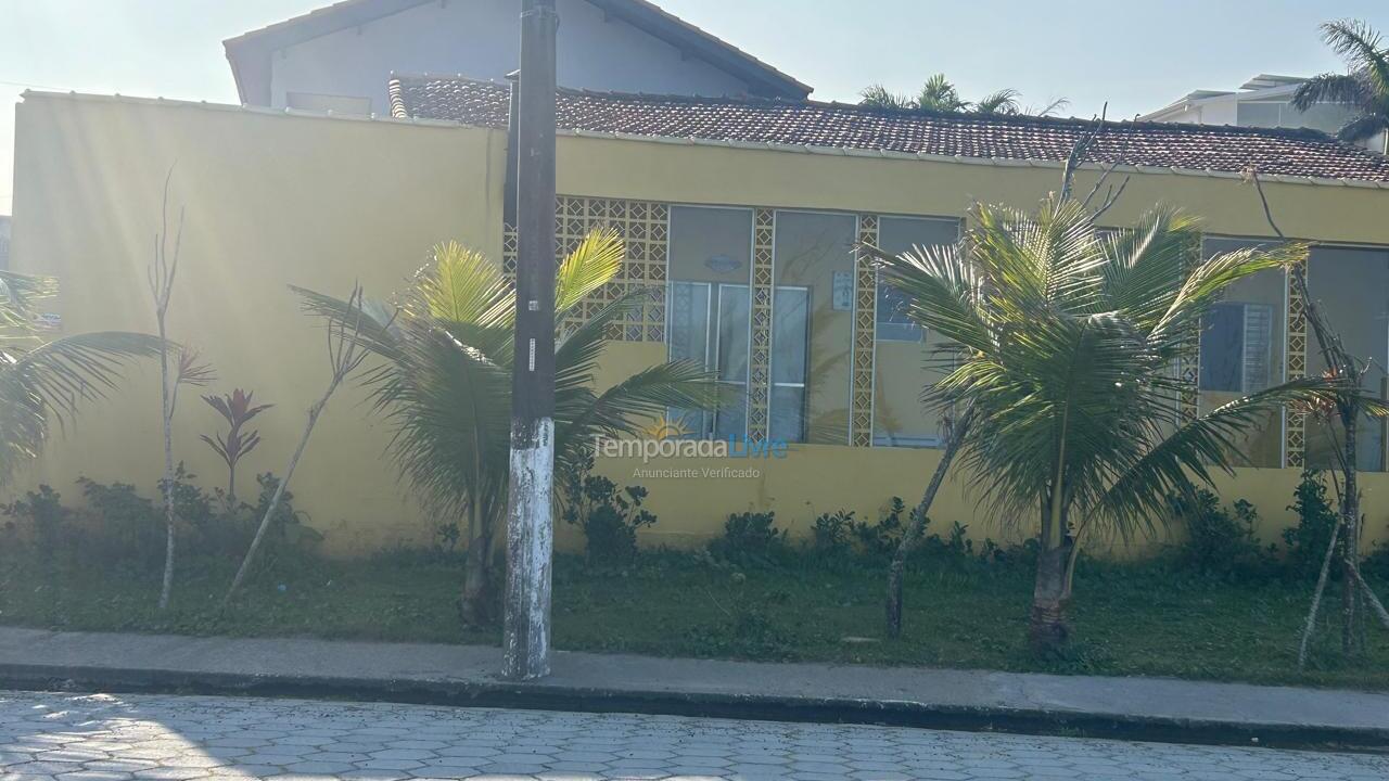 Casa para aluguel de temporada em Peruíbe (Jardim Star)