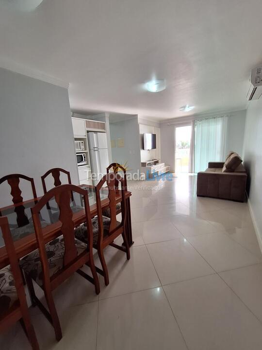 Apartamento para aluguel de temporada em Bombinhas (Praia de Bombas)