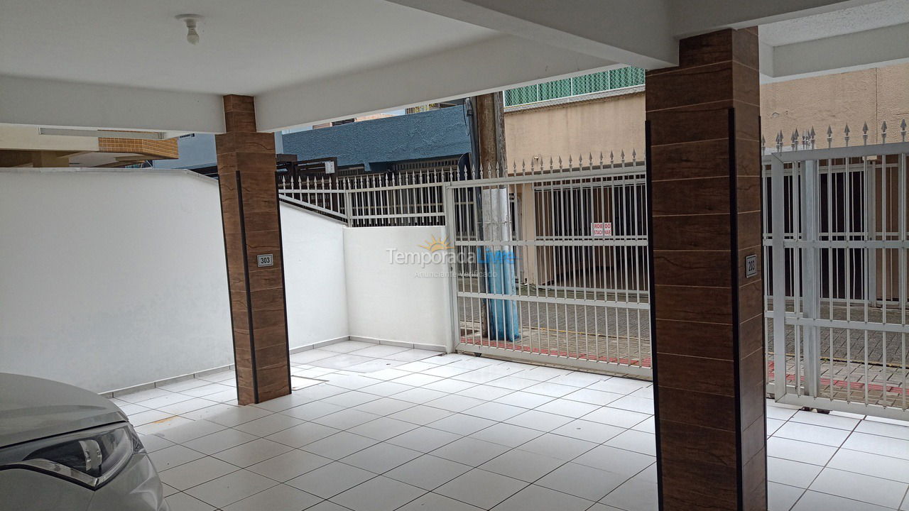 Casa para alquiler de vacaciones em Itapema (Meia Praia)