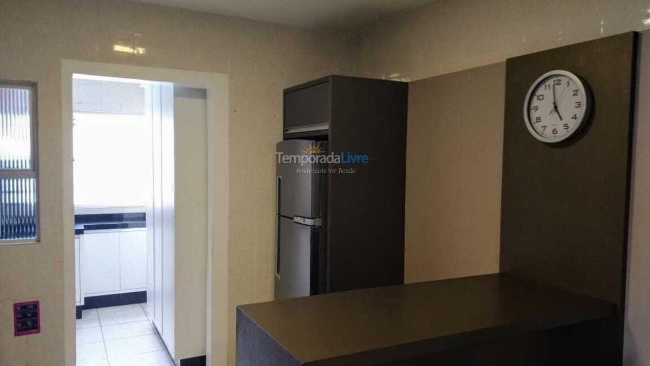 Apartamento para aluguel de temporada em Itapema (Meia Praia)