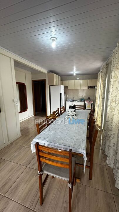 Casa para aluguel de temporada em Guaratuba (Coroados)