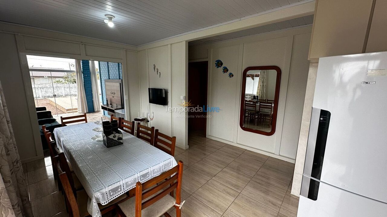 Casa para aluguel de temporada em Guaratuba (Coroados)