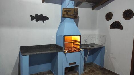 Casa com Piscina para 12 pessoas á 300 mts do mar!