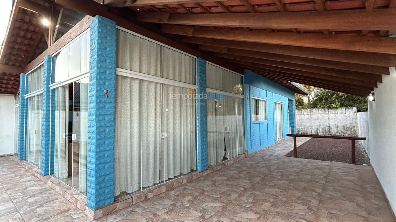 Casa para aluguel de temporada em Guaratuba (Coroados)