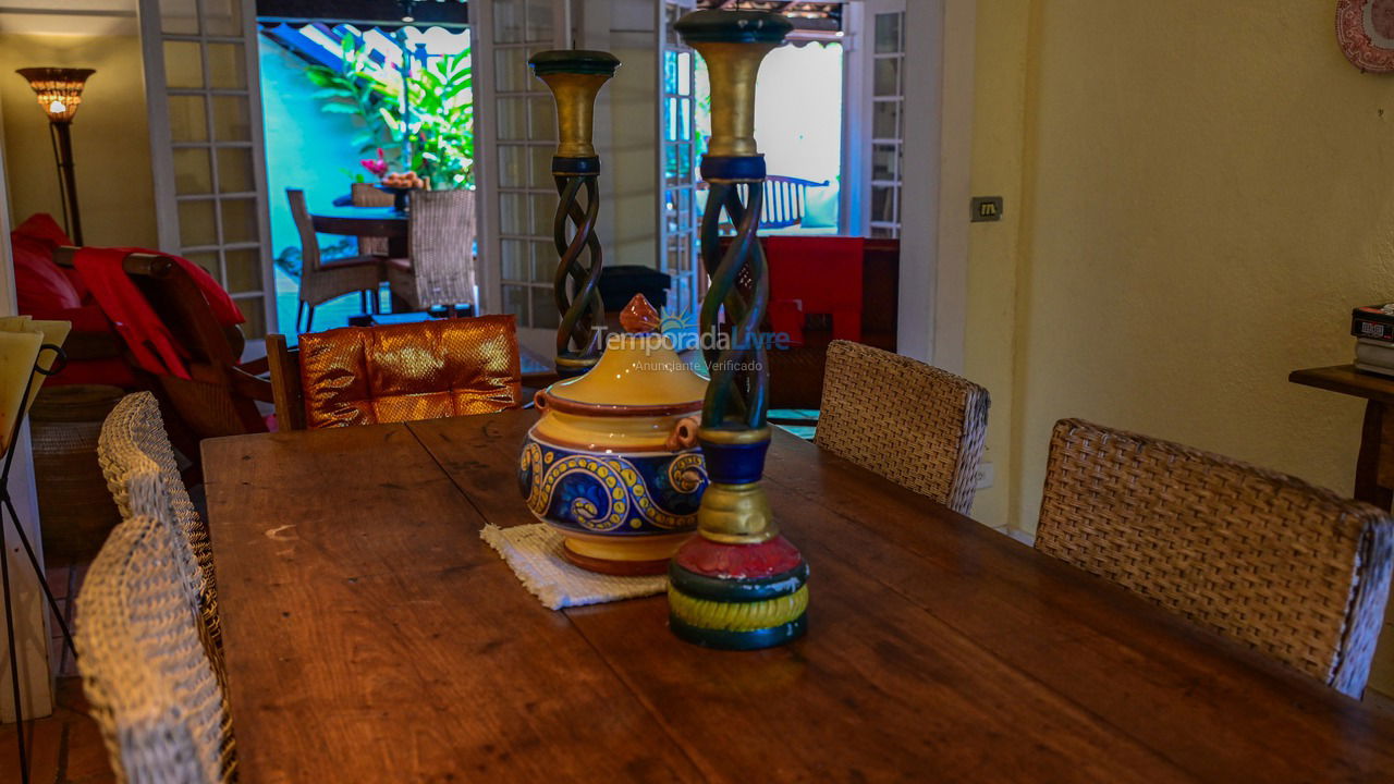 Casa para aluguel de temporada em Ilhabela (Saco da Capela)