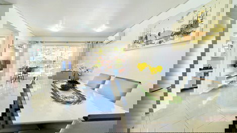 APARTMENT WITH 2 BEDROOMS IN BOMBINHAS BEACH (DOWNTOWN)