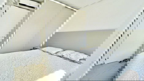 APARTMENT WITH 2 BEDROOMS IN BOMBINHAS BEACH (DOWNTOWN)