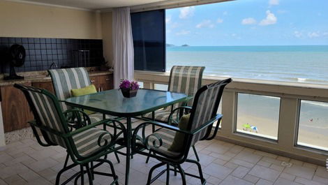 Sea Front Apartment!