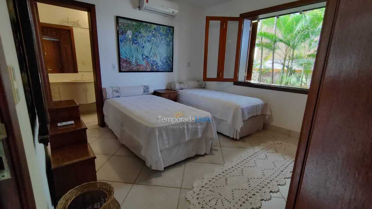 House for vacation rental in São Sebastião (Praia da Baleia)