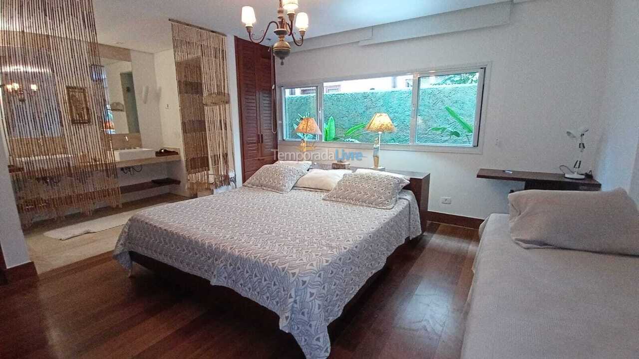 Casa para alquiler de vacaciones em São Sebastião (Praia da Baleia)