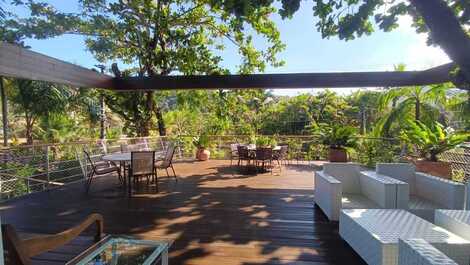 House with sea view from the pool, inside the Baleiao condominium