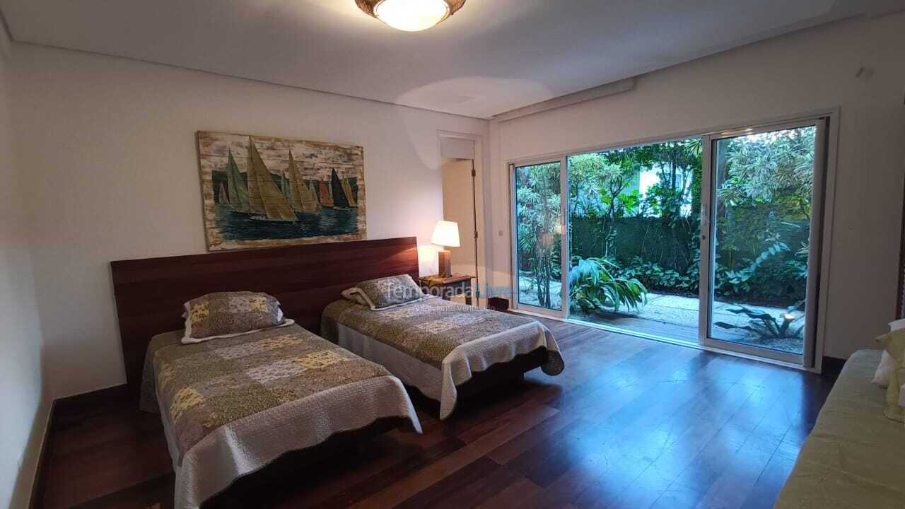 House for vacation rental in São Sebastião (Praia da Baleia)