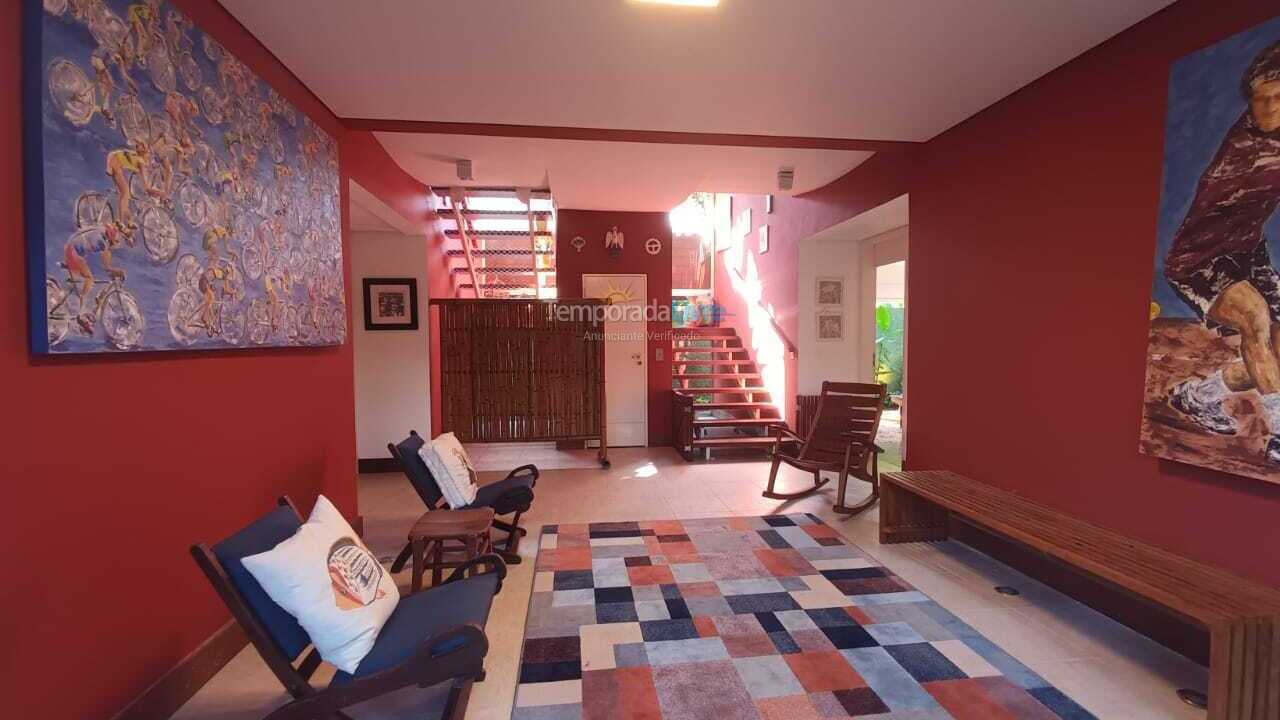 Casa para alquiler de vacaciones em São Sebastião (Praia da Baleia)