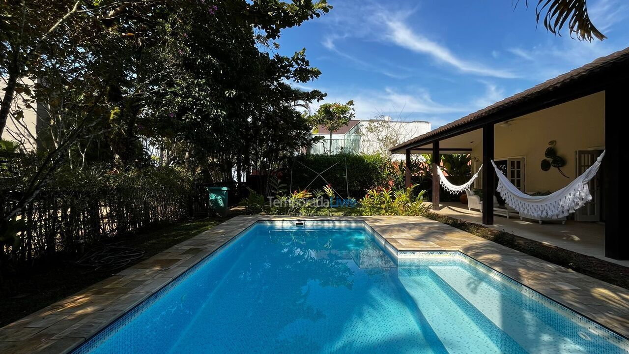 Casa para alquiler de vacaciones em São Sebastião (Praia da Baleia)