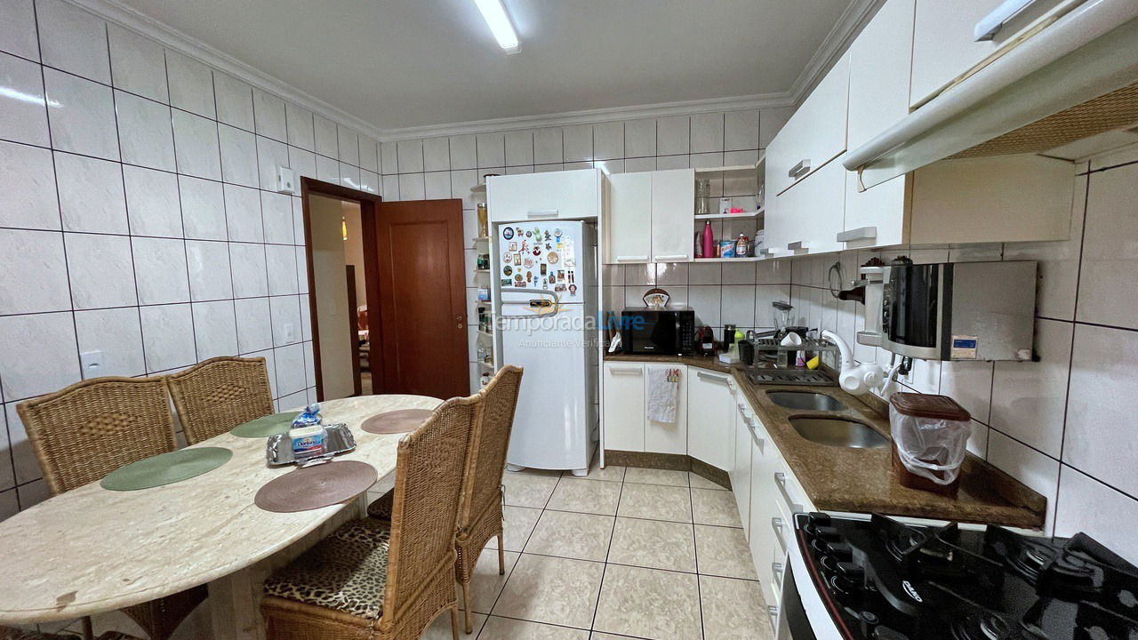 Apartment for vacation rental in Itapema (Meia Praia)