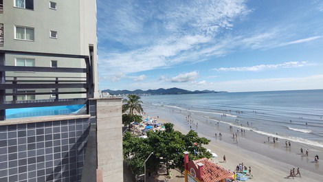 Vista da piscina privativa 