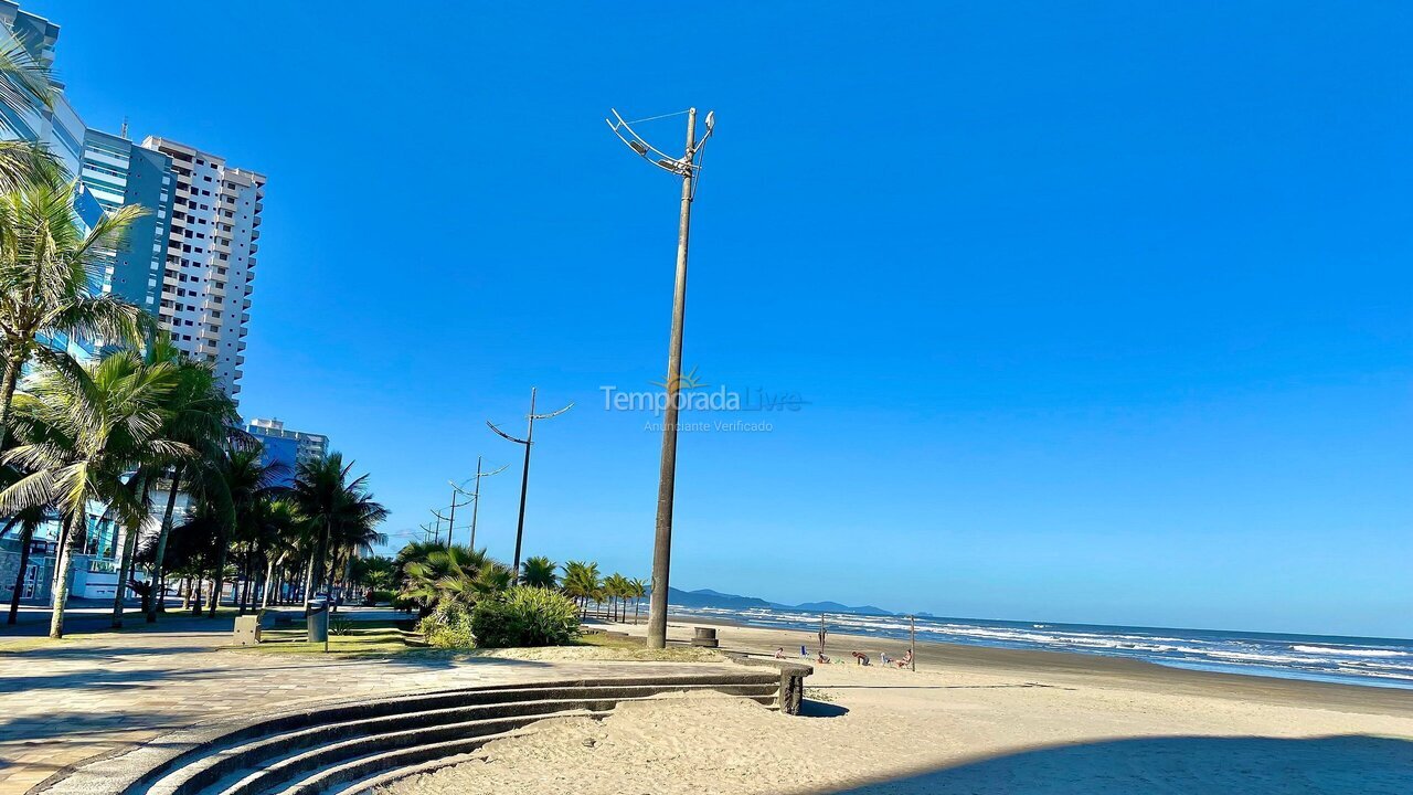 Apartamento para aluguel de temporada em Praia Grande (Praia do Caiçara)