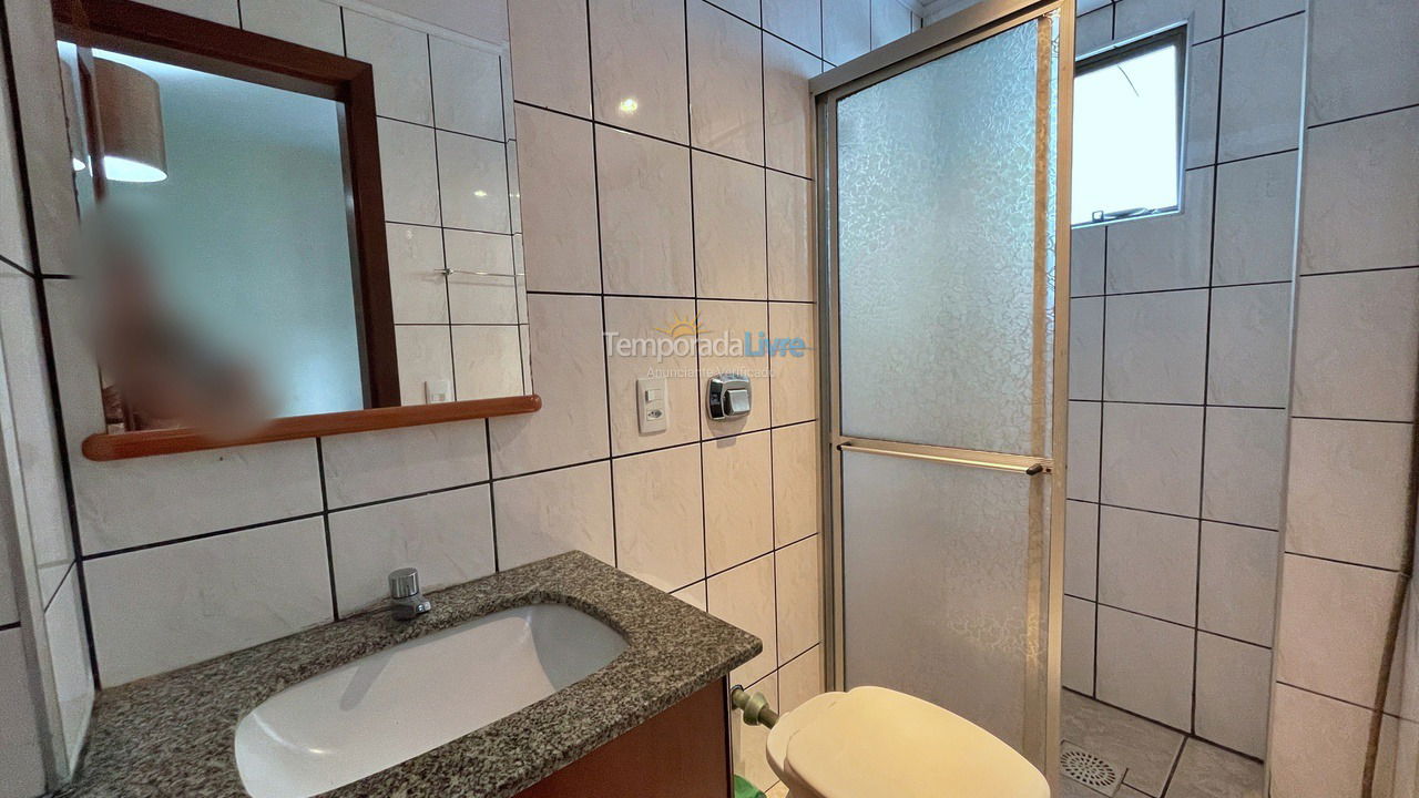 Apartamento para aluguel de temporada em Itapema (Meia Praia)