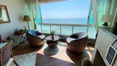 Apartamento 3 suites frente al mar.