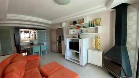 3 bedroom beachfront apartment in Meia Praia