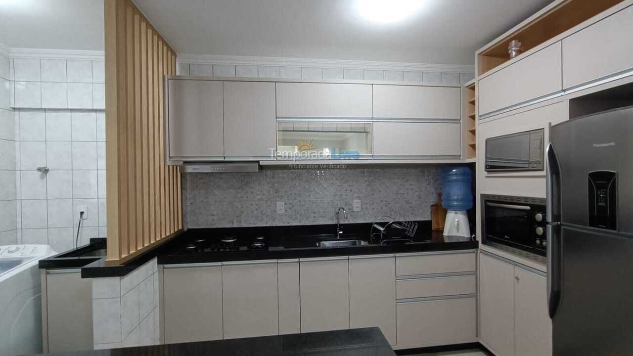 Apartamento para aluguel de temporada em Itapema (Meia Praia)