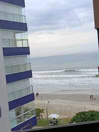 3 bedroom beachfront apartment in Meia Praia