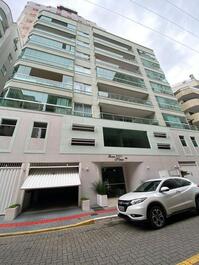 Apartamento en bloque de mar con 3 dormitorios en Meia Praia