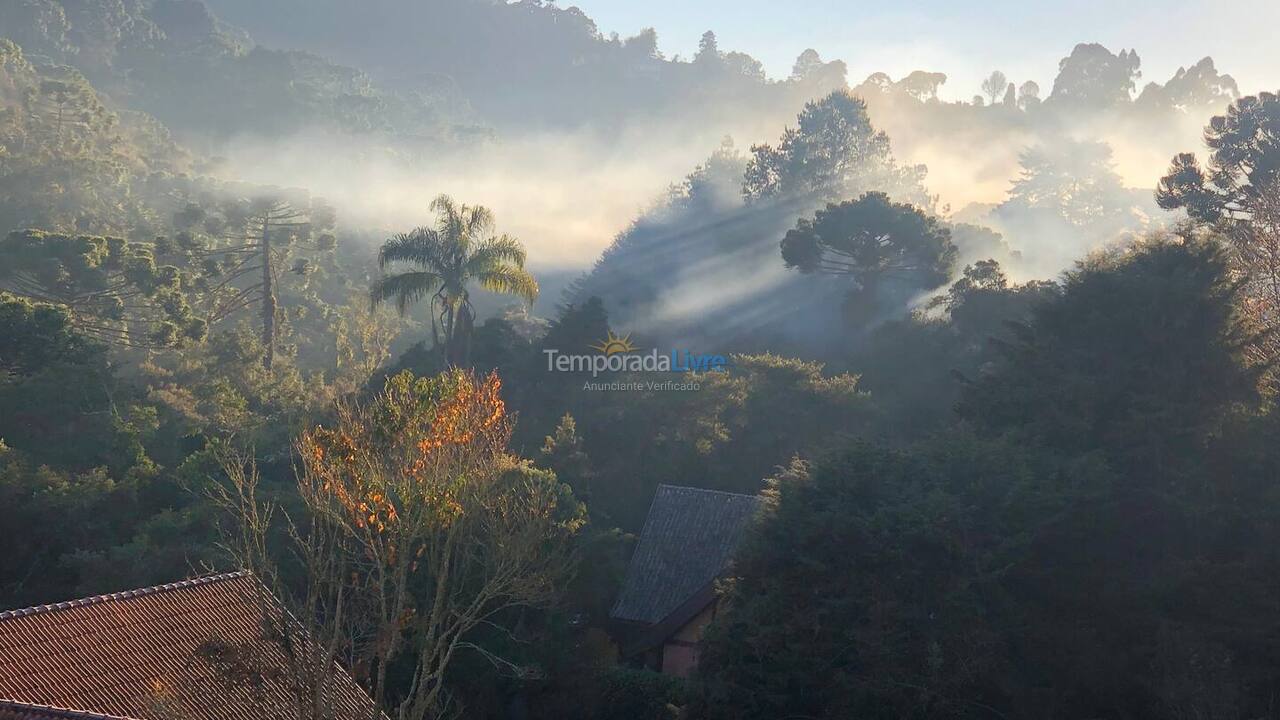 Casa para alquiler de vacaciones em Campos do Jordão (Vale Encantado)