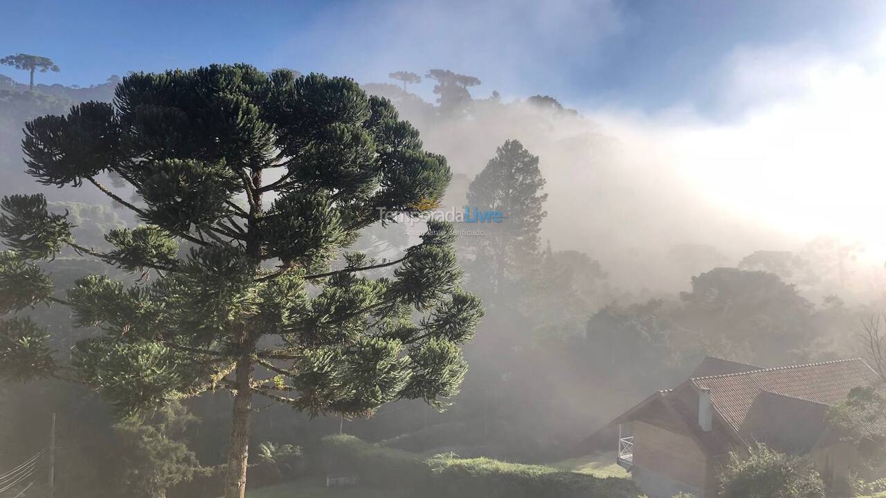 Casa para alquiler de vacaciones em Campos do Jordão (Vale Encantado)