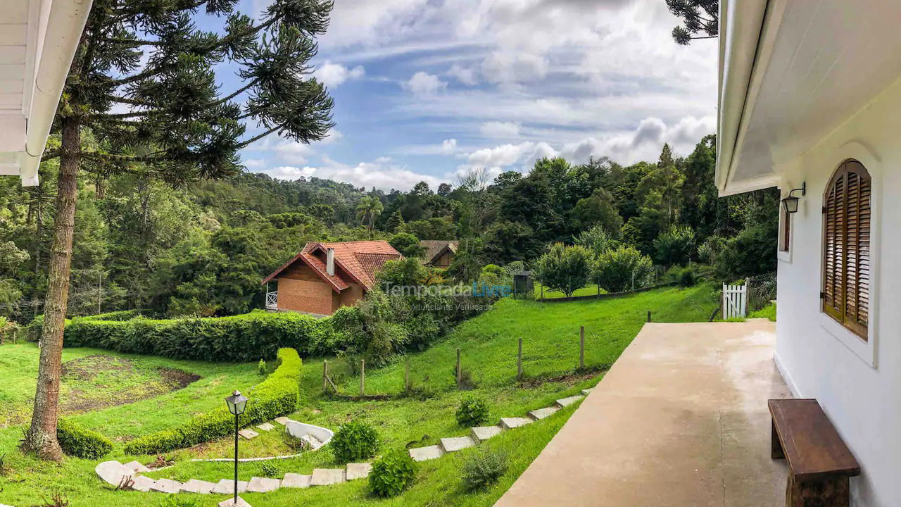 Casa para alquiler de vacaciones em Campos do Jordão (Vale Encantado)