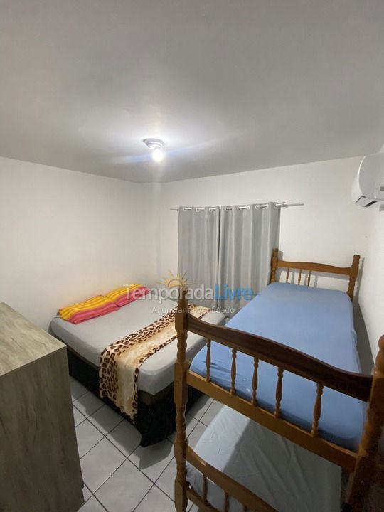 Apartamento para aluguel de temporada em Itapema (Meia Praia)