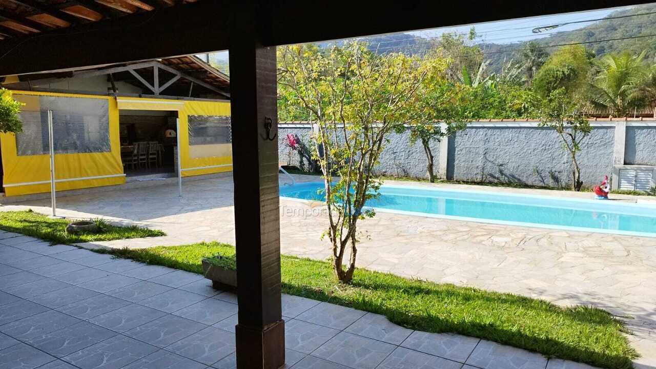 Casa para alquiler de vacaciones em Caraguatatuba (Massaguaçu)