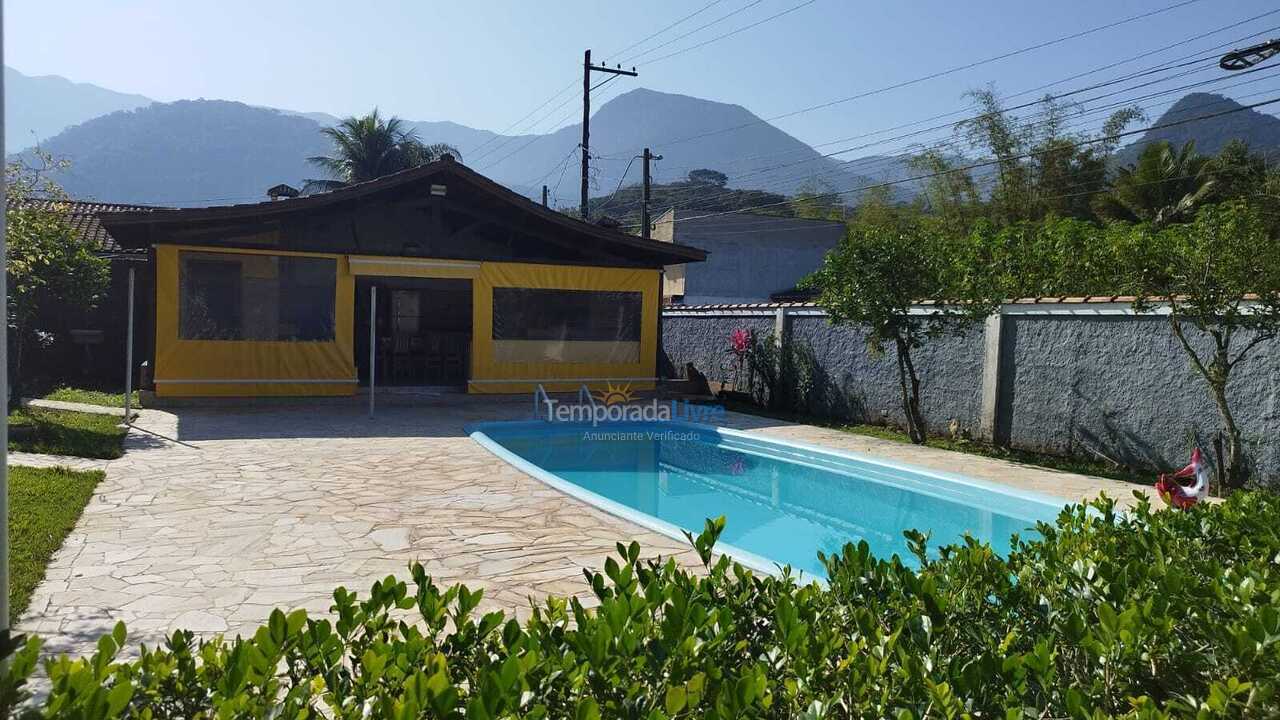 Casa para alquiler de vacaciones em Caraguatatuba (Massaguaçu)