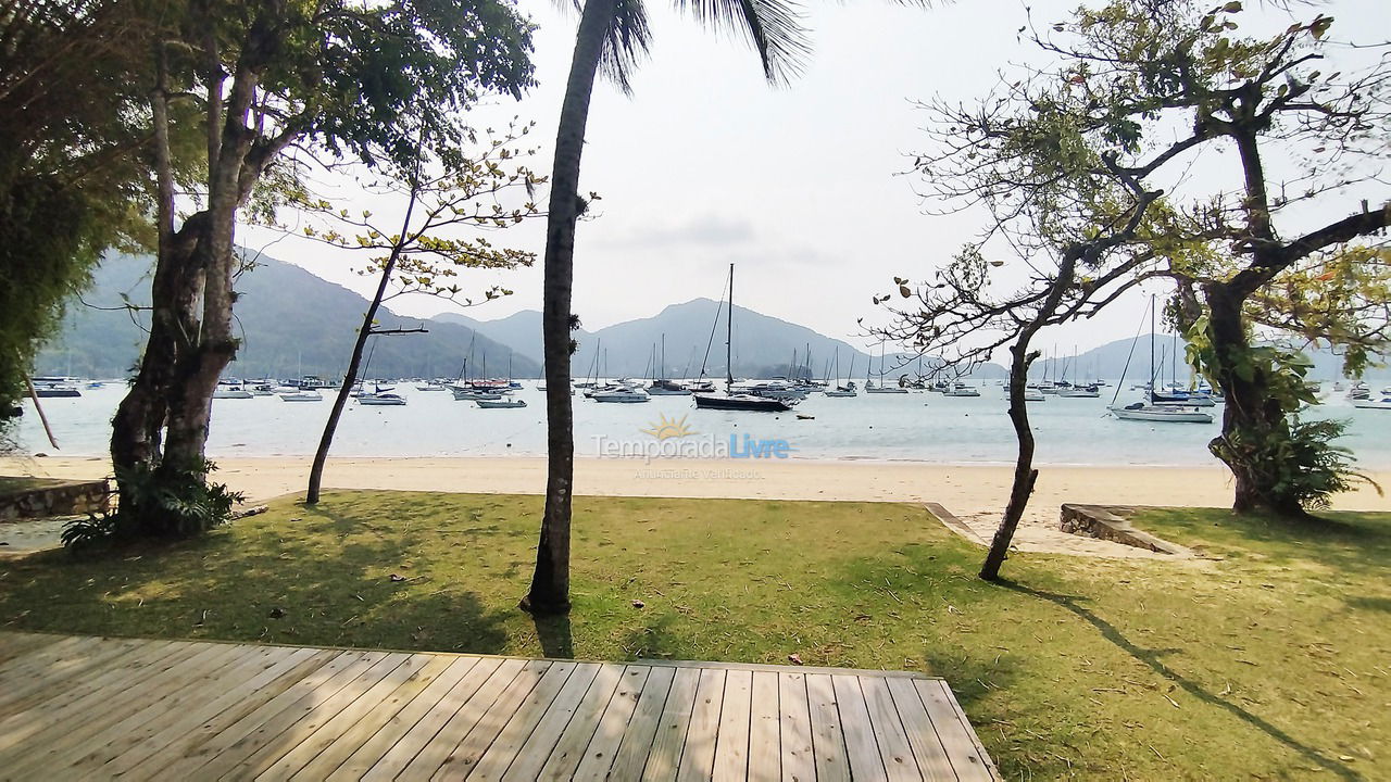 Casa para aluguel de temporada em Ubatuba (Praia da Ribeira)