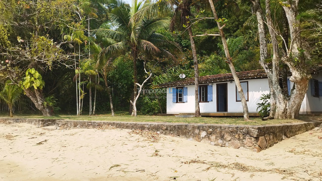 Casa para aluguel de temporada em Ubatuba (Praia da Ribeira)