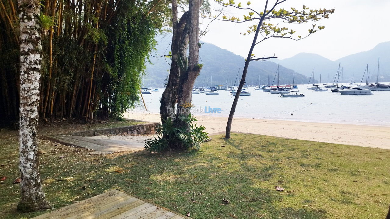 Casa para alquiler de vacaciones em Ubatuba (Praia da Ribeira)