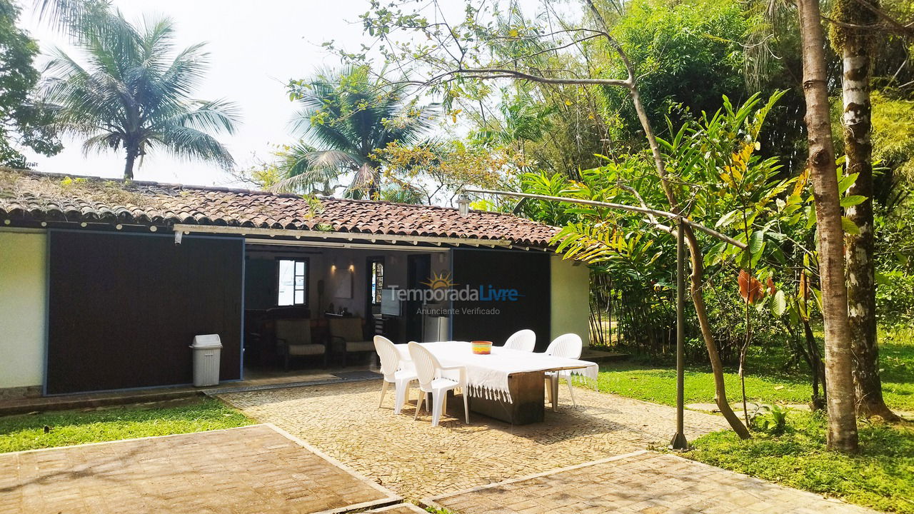 Casa para alquiler de vacaciones em Ubatuba (Praia da Ribeira)