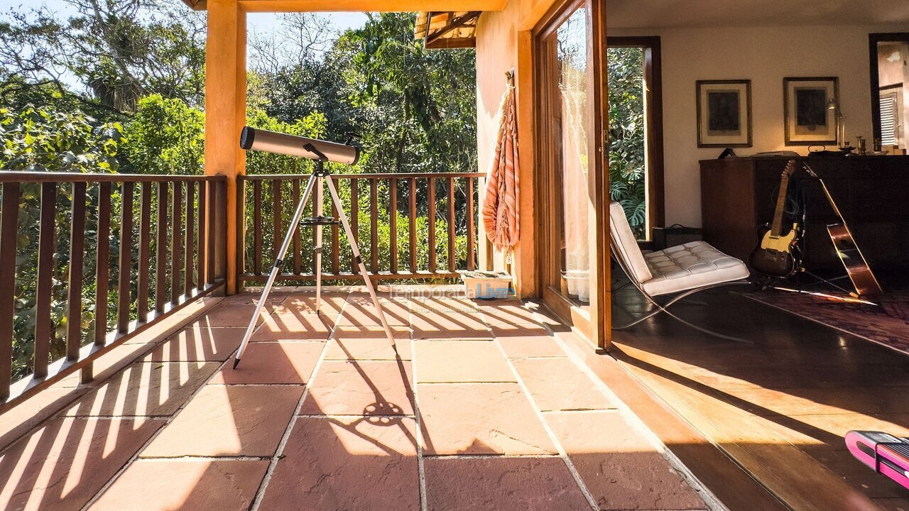 Casa para aluguel de temporada em Carapicuíba (Granja Viana)