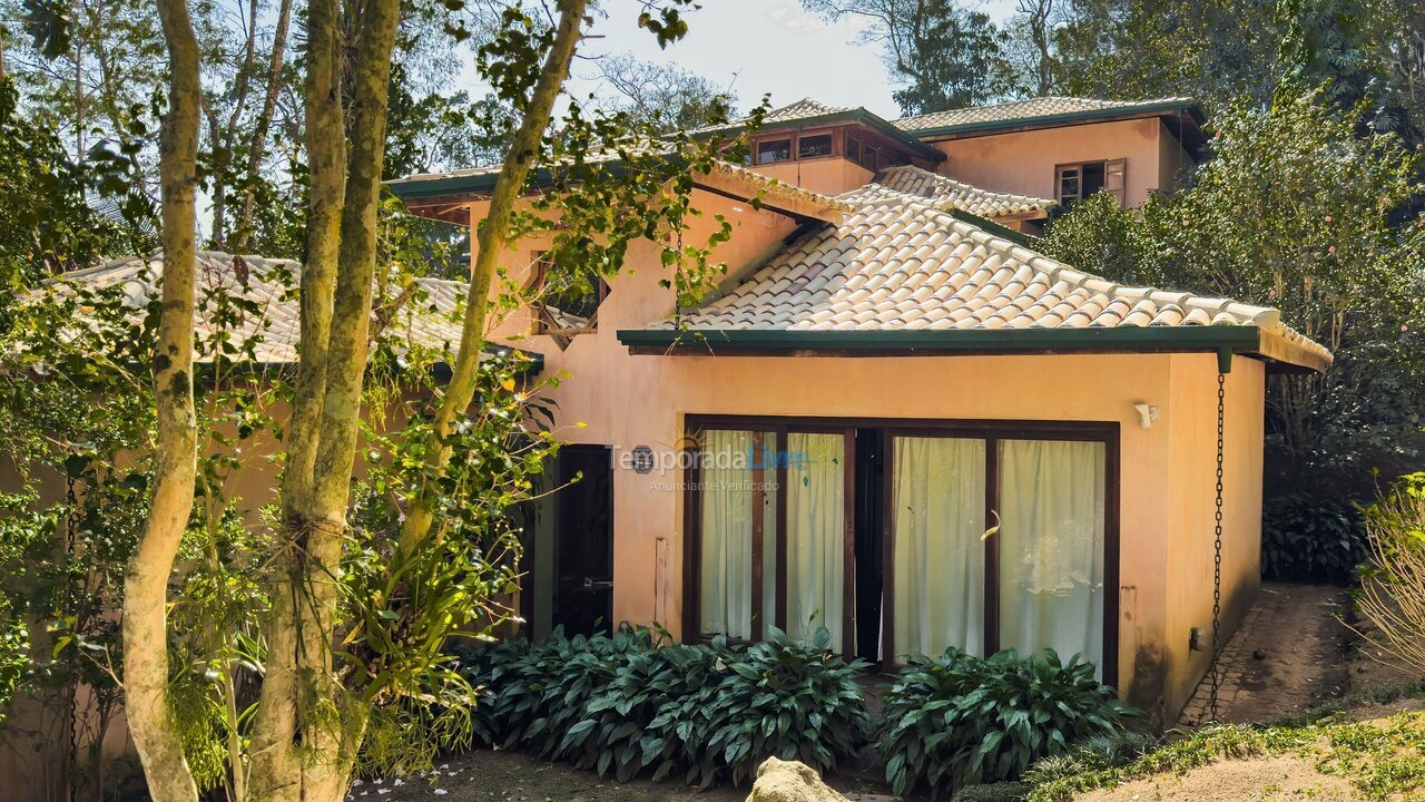 Casa para aluguel de temporada em Carapicuíba (Granja Viana)