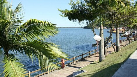 Beira mar vistada calçada de cima