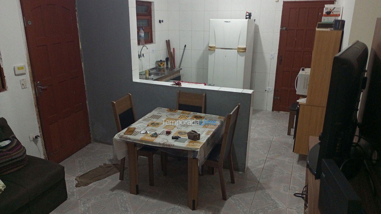 Casa para aluguel de temporada em Mongaguá (Jardim Columbia)