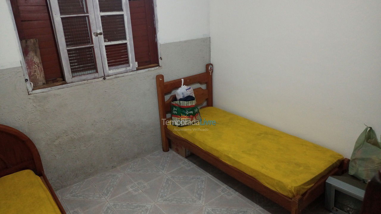 House for vacation rental in Mongaguá (Jardim Columbia)