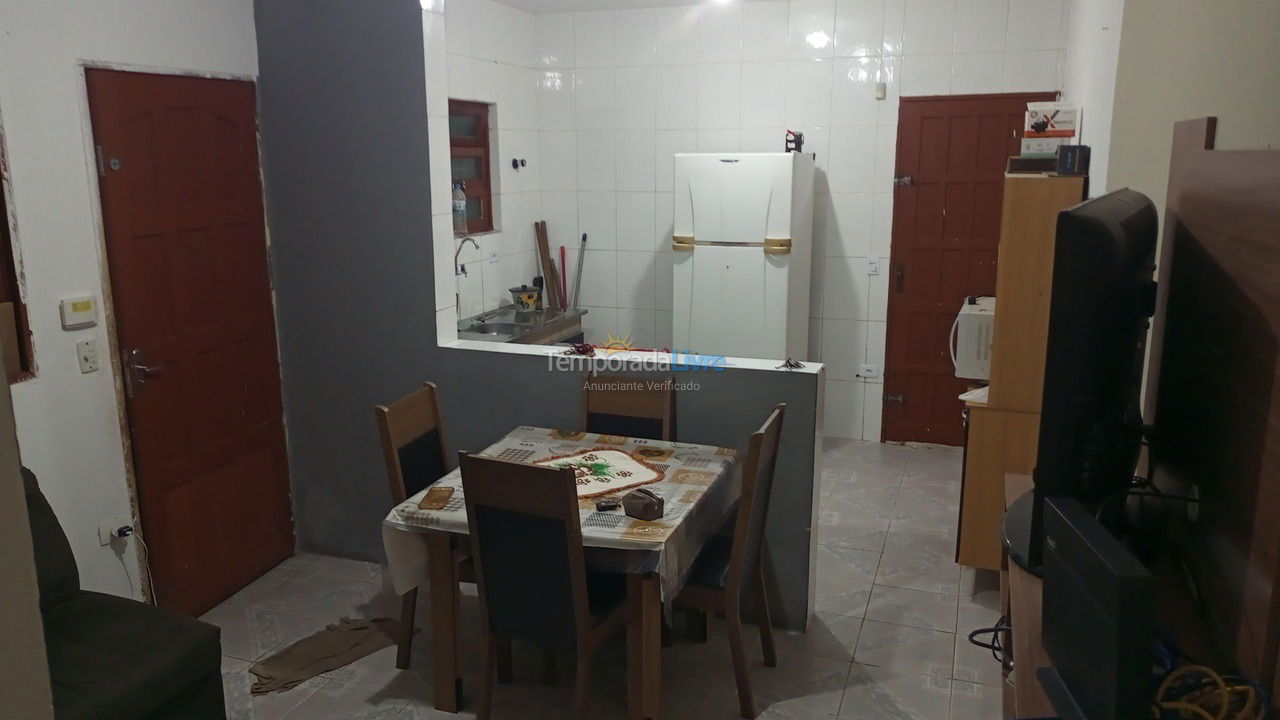 Casa para alquiler de vacaciones em Mongaguá (Jardim Columbia)