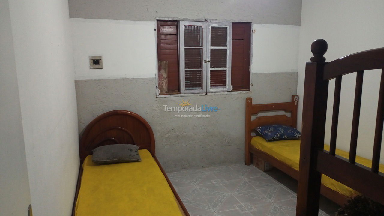 House for vacation rental in Mongaguá (Jardim Columbia)