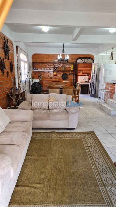 Casa para aluguel de temporada em São Francisco do Sul (Enseada)